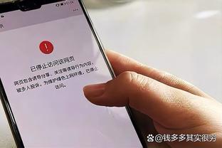 ?穆帅和罗马球迷亲切合影，并对所有罗马球迷表示“我爱你”